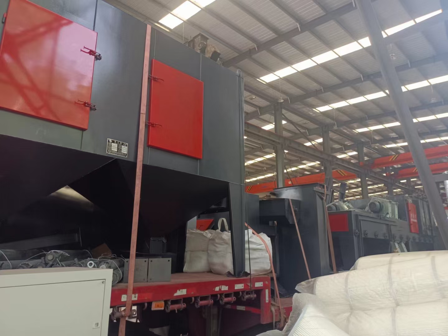 電動車車架打磨工作視頻_電動車散架視頻_電動車車架拋丸機